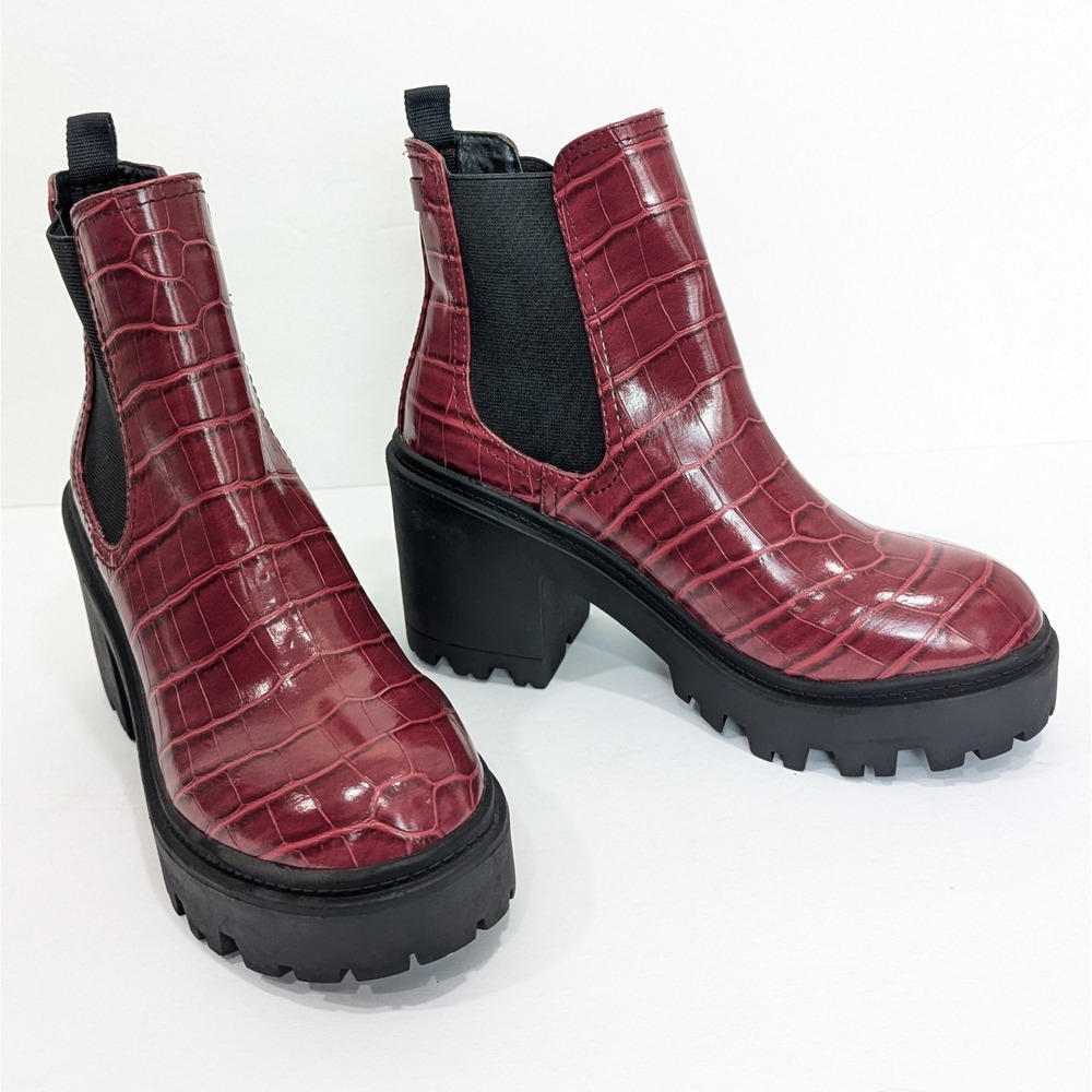 Urban Outfitters Chloe Chelsea Platform Boots‎ Size 7 Wine/Red Crocodile Chunky